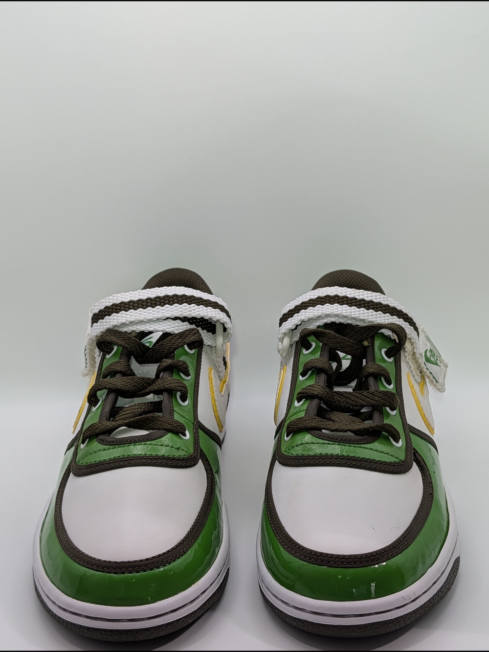 Nike Athletic Sneaker Green White Brown Yellow Frog Graphic Unisex Kids